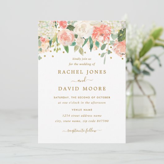 Blush Peach Gold Rustic Floral Wedding Einladung (Stehend Vorderseite)