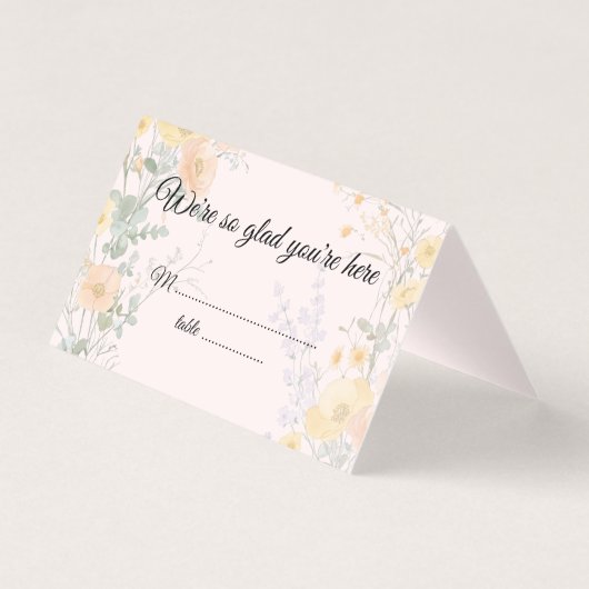Blush Peach Wildflowers Folded Wedding Place Cards (Vorderseite)