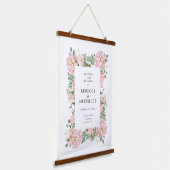 Blush Peonies Hydrangea Eucalyptus Wedding Welcome Wandteppich Mit Holzrahmen (Gewinkelt)