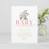 Blush Pink and Gold Baby in Bloomflorale Baby Show Einladung (Stehend Vorderseite)