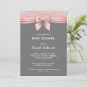 Blush Pink and Gray Bow Baby Dusche Einladung (Stehend Vorderseite)