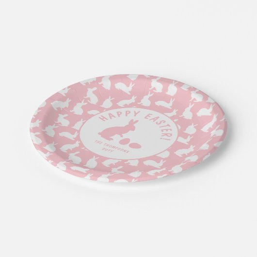 Blush Pink And White Bunny Pattern Happy Easter Pappteller (Schrägansicht)