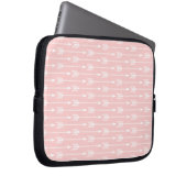 Blush Pink Arrows Pattern Laptopschutzhülle (Vorne Rechts)