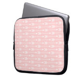 Blush Pink Arrows Pattern Laptopschutzhülle (Vorderseite Links)