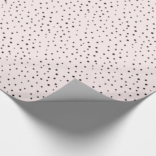 Blush Pink & Black Confetti Dots Packpapier (Ecke)