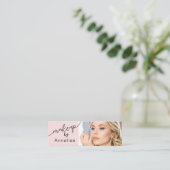 Blush Pink Black Script Photo Makeup Mini Visitenkarte (Stehend Vorderseite)