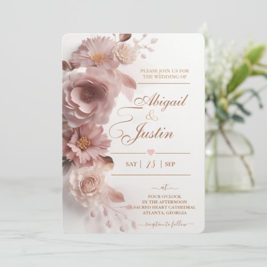 Blush Pink Bloral Hochzeit Einladung Weiße Blume (Stehend Vorderseite)