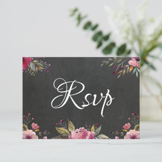 Blush Pink Blumenkhalkboard Wedelkarte RSVP (Stehend Vorderseite)