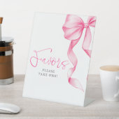 Blush Pink Bow Bridal Shower Favors Sockelschild (In SItu)