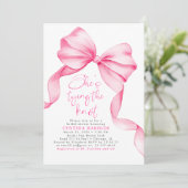 Blush Pink Bow She's Tying the Knot Bridal Shower Einladung (Stehend Vorderseite)