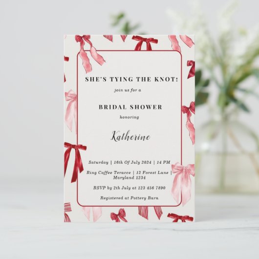 Blush Pink Bow Sie bindet das Brautparty des Knote Einladung (Stehend Vorderseite)