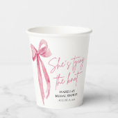 Blush Pink Bow Sie bindet das Brautparty des Knote Pappbecher (Rückseite)
