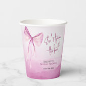 Blush Pink Bow Sie bindet das Brautparty des Knote Pappbecher (Rückseite)
