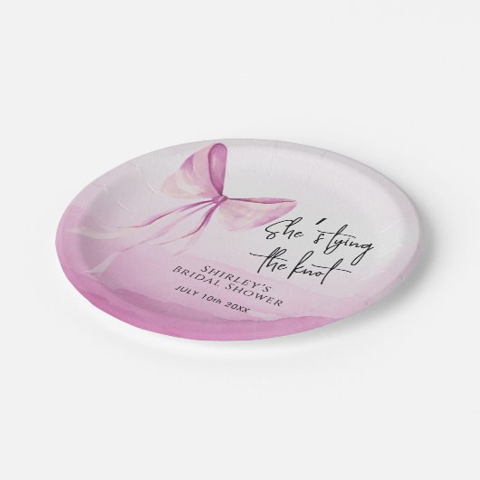 Blush Pink Bow Sie bindet das Brautparty des Knote Pappteller (Schrägansicht)