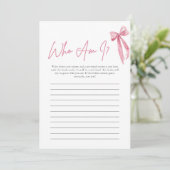Blush Pink Bow Who I Brautparty Game Card Einladung (Stehend Vorderseite)