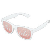 Blush Pink Bride in Script Wedding Partybrille (Schrägansicht)
