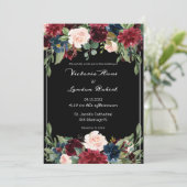 Blush Pink Burgundy Floral Elegantes Script Hochze Einladung (Stehend Vorderseite)