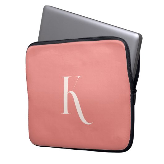 Blush Pink Clean Simple Monogram Initial Name Laptopschutzhülle (Vorderseite Links)
