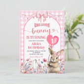 Blush Pink Coquette Little Bunny Floral Birthday Einladung (Stehend Vorderseite)