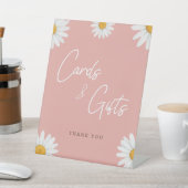 Blush Pink Daisy Cards Gifts Baby Shower Sockelschild (In SItu)