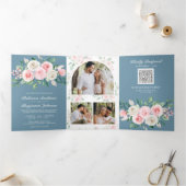 Blush Pink Floral Dusty Blue QR Code Hochzeit Dreifach Gefaltete Einladung (Innenseite)