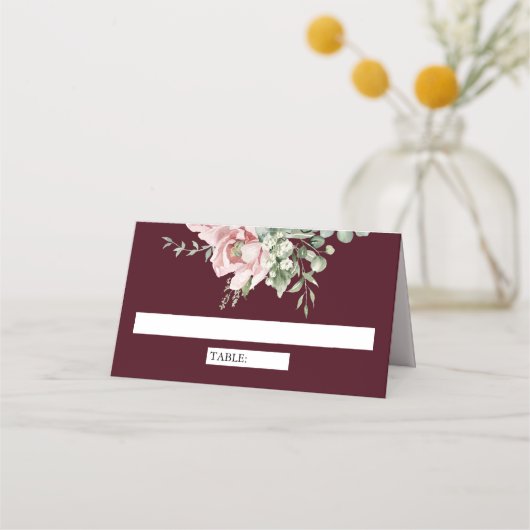 Blush Pink Floral Eucalyptus Burgundy Wedding Platzkarte (Vorderseite)