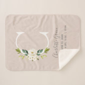 Blush Pink Floral Letter C Baby Script Geburtsstun Sherpadecke (Vorderseite (Horizontal))