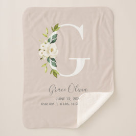 Blush Pink Floral Letter G Baby Script Geburtsstun Sherpadecke