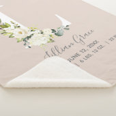 Blush Pink Floral Letter L Baby Script Geburtsstun Sherpadecke (3/4)
