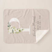 Blush Pink Floral Letter P Baby Script Geburtsstän Sherpadecke (Vorderseite (Horizontal))