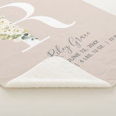 Blush Pink Floral Letter R Baby Script Geburtsstun Sherpadecke (3/4)