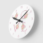 Blush pink floral Love typography Valentines Day Runde Wanduhr (Winkel)