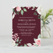 Blush Pink Floral QR Code Burgundy Wedding Einladung (Stehend Vorderseite)