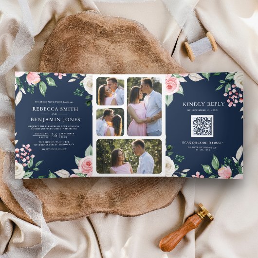 Blush Pink Floral QR Code Navy Blue Wedding Dreifach Gefaltete Einladung