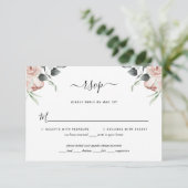 Blush Pink Floral Rose Hochzeit RSVP Card (Stehend Vorderseite)