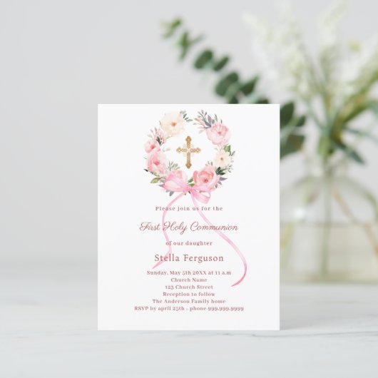 Blush pink florals bow First Communion invitation (Stehend Vorderseite)