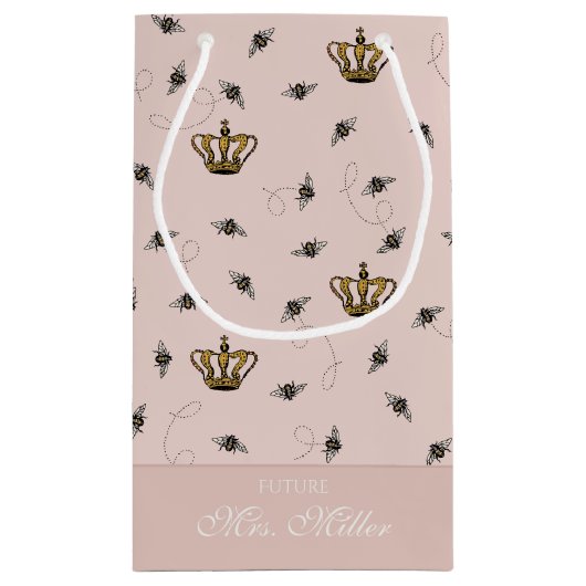 Blush Pink Future Mrs Queen Bee Gold Crown Kleine Geschenktüte (Rückseite)
