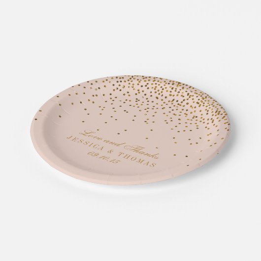 Blush Pink & Gold Confetti Wedding Pappteller (Schrägansicht)