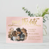 Blush Pink Gold Script Hochzeit 2 Foto Save The Date (Stehend Vorderseite)