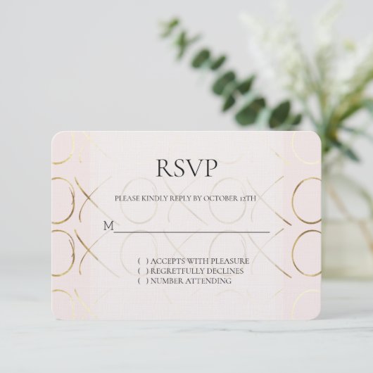 Blush Pink Gold XOXO Liebe Wedding RSVP Karte (Stehend Vorderseite)