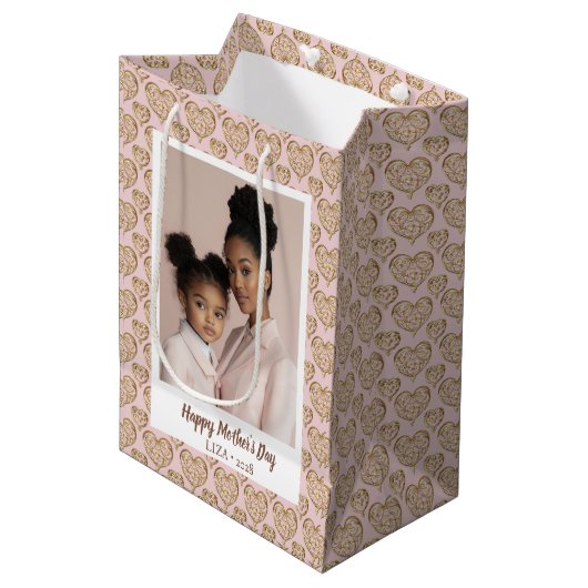 Blush Pink Golden Hearts Mother Day Mittlere Geschenktüte (Vorderseite Schrägansicht)