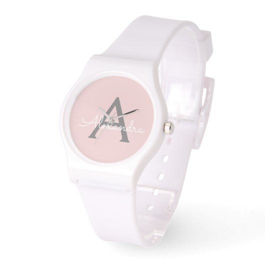Blush Pink Grau Modernes Script Girly Monogram Nam Armbanduhr (Winkel)