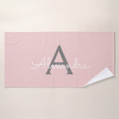 Blush Pink Grau Modernes Script Girly Monogram Nam Badehandtuch (Badehandtuch)