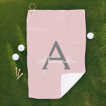 Blush Pink Grau Modernes Script Girly Monogram Nam Golfhandtuch<br><div class="desc">Blush Pink und Gray Monogram Name Golf Handtuch. Das macht den perfekten 16 Geburtstag,  Hochzeit,  Brautparty,  Jubiläum,  Babydusche oder Junggeselinnen-Abschied Geschenk für jemanden,  der Lieben glamourösen Luxus und schicke Stile.</div>
