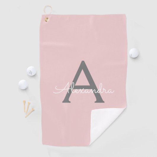 Blush Pink Grau Modernes Script Girly Monogram Nam Golfhandtuch (Insitu)