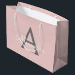 Blush Pink Grau Modernes Script Girly Monogram Nam Große Geschenktüte<br><div class="desc">Blush Pink und Gray Simple Script Monogram Name Gift Bag. Das macht den perfekten 16 Geburtstag,  Hochzeit,  Brautparty,  Jubiläum,  Babydusche oder Junggeselinnen-Abschied Geschenktasche für jemanden,  der Lieben glamourösen Luxus und schicke Stile.</div>