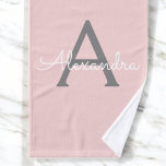 Blush Pink Grau Modernes Script Girly Monogram Nam Handtuch<br><div class="desc">Blush Pink und Gray Simple Script Monogram Name Spiral Notebook Planner. Das macht den perfekten 16 Geburtstag,  Hochzeit,  Brautparty,  Jubiläum,  Babydusche oder Junggeselinnen-Abschied Geschenk für jemanden,  der Lieben glamourösen Luxus und schicke Stile.</div>