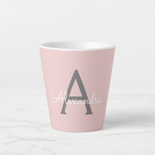Blush Pink Grau Modernes Script Girly Monogram Nam Milchtasse (Vorderseite)