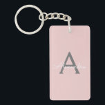 Blush Pink Grau Modernes Script Girly Monogram Nam Schlüsselanhänger<br><div class="desc">Rosa und graue Monogram Name Schlüsselanhänger. Das macht den perfekten 16 Geburtstag,  Hochzeit,  Brautparty,  Jubiläum,  Babydusche oder Junggeselinnen-Abschied Geschenk für jemanden,  der Lieben glamourösen Luxus und schicke Stile.</div>