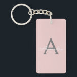 Blush Pink Grau Modernes Script Girly Monogram Nam Schlüsselanhänger<br><div class="desc">Rosa und graue Monogram Name Schlüsselanhänger. Das macht den perfekten 16 Geburtstag,  Hochzeit,  Brautparty,  Jubiläum,  Babydusche oder Junggeselinnen-Abschied Geschenk für jemanden,  der Lieben glamourösen Luxus und schicke Stile.</div>
